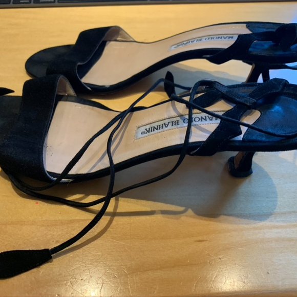 Manolo Blahnik - Picture 2 of 3